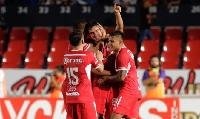 Toluca celebra gol contra Veracruz