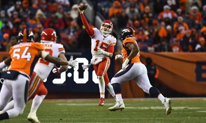 Los Jefes de Kansas City buscan mantener el buen paso ofensivo ante los Broncos de Denver.