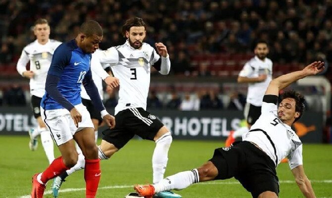 Mats Hummels en partido contra Francia