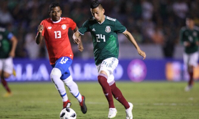 Roberto Alvarado de México contra Costa Rica