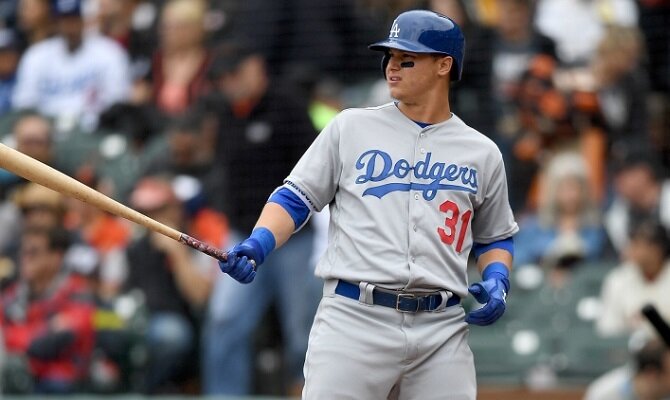 Dodgers de Los Angeles y Cerveceros de Milwaukee chocan con el pase a la Serie Mundial en juego.