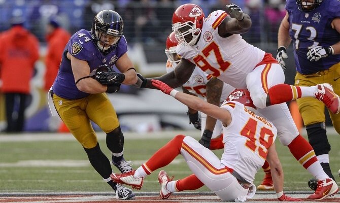 En un duelo entre ofensiva y defensiva, los Jefes de Kansas City reciben a los Cuervos de Baltimore.