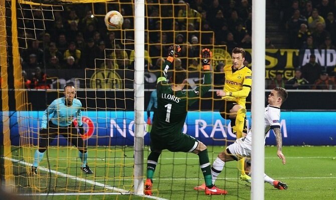 Marco Reus y el Borussia Dortmund quieren remontar ante el Tottenham Hotspur.