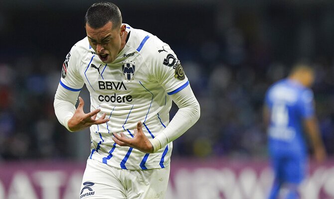 Rogelio Funes Mori celebra con rabia un gol. Cuotas y pronósticos Monterrey vs América.