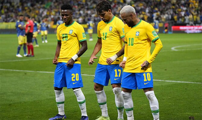 Neymar, Paquetá y Vinicius celebrando, próximo juego de Eliminatoria: Argentina vs Brasil.