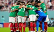 Jugadores de la Seleccion Mexicana reunidos antes del debut ante Polonia en el Mundial 2022