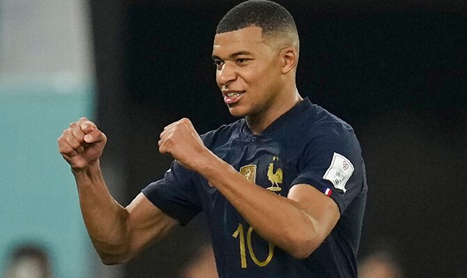 Kylian Mbappe festejando un triunfo de Francia en la Copa del Mundo