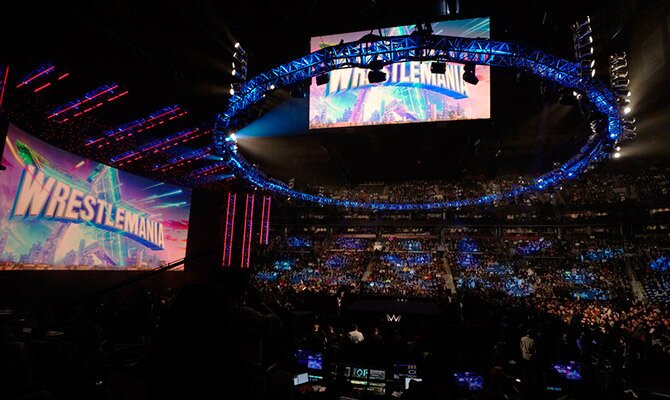 Un evento de WWE con el anuncio de WrestleMania 39 en Los Angeles