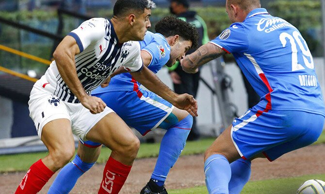 Ignacio Rivero de Cruz Azul en partido contra el Monterrey