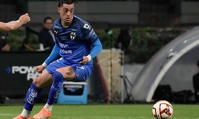 Rogelio Funes Mori de Monterrey en partido contra el América