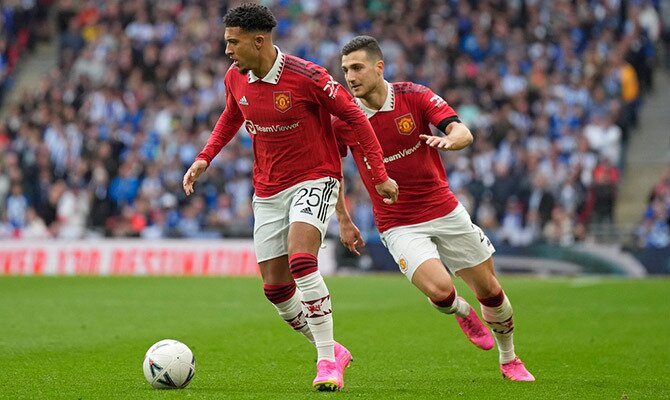 Jadon Sancho y Diogo Dalot del Manchester United en semifinales de la FA Cup