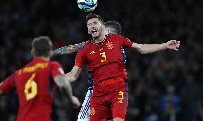 David Garcia de España en partido contra Escocia por las Eliminatorias de la Euro
