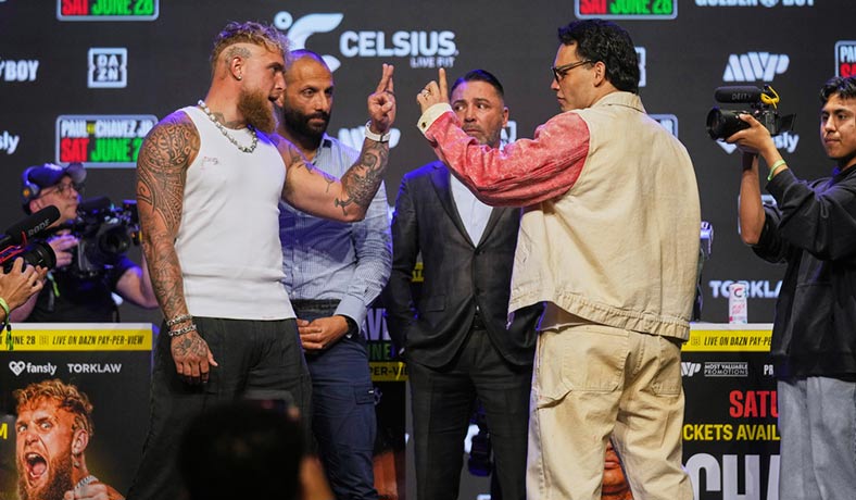 Jake Paul y Julio Cesar Chavez Jr en la presentación de su pelea
