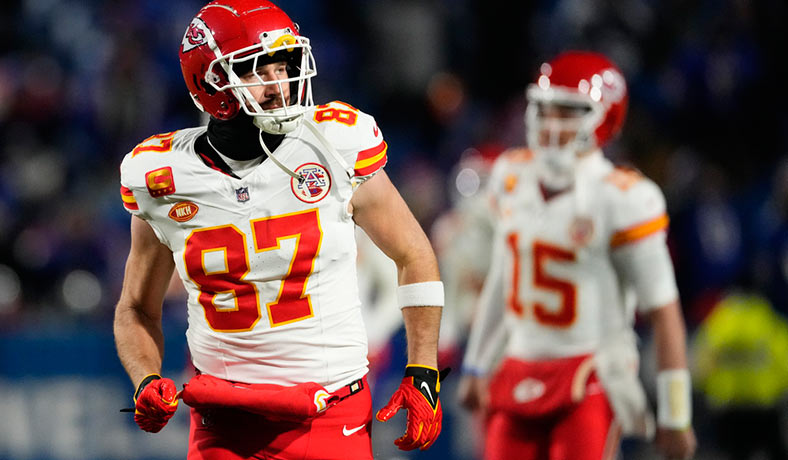 Travis Kelce de los Chiefs en el partido de campeonato ante Buffalo