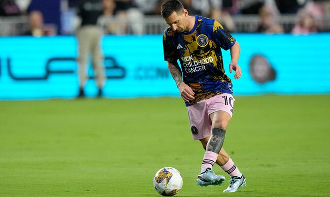 Lionel Messi en calentamiento previo en un partido del Inter Miami