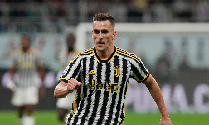 El delantero Arkadiusz Milik de la Juventus en partido de la Serie A