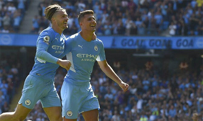 Grealish celebra un gol anotado con los Skyblues. Cuotas y picks Leicester City Vs Manchester City.