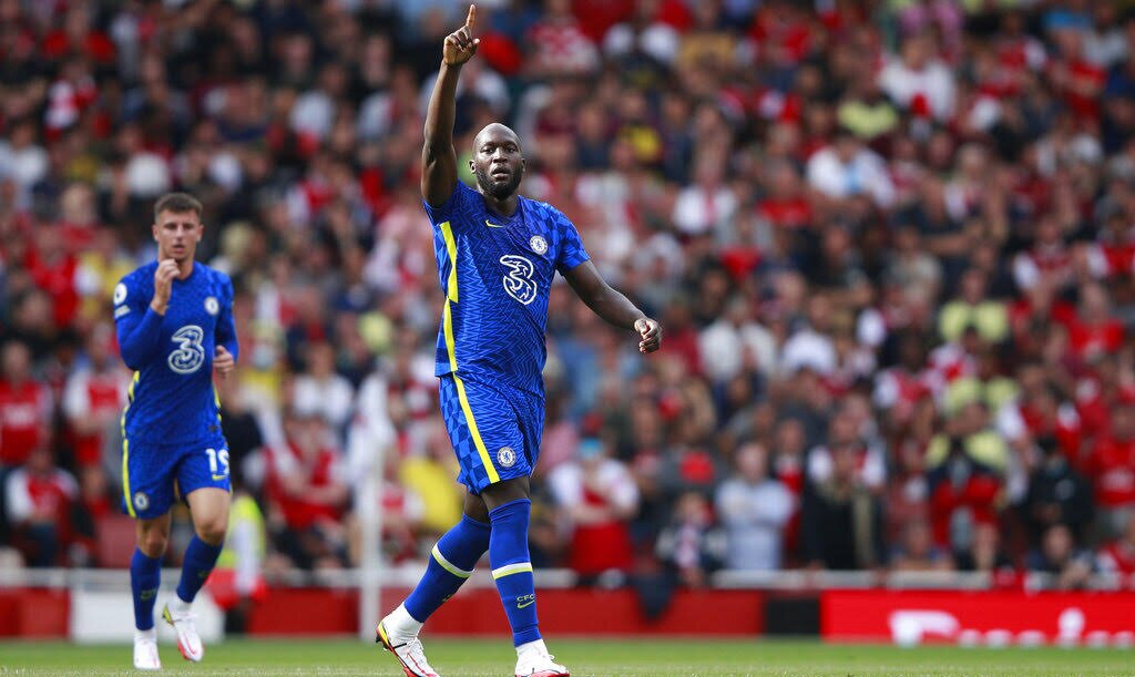 Imagen de Romelu Lukaku celebrando su primer gol con los Blues. Cuotas Liverpool vs Chelsea.