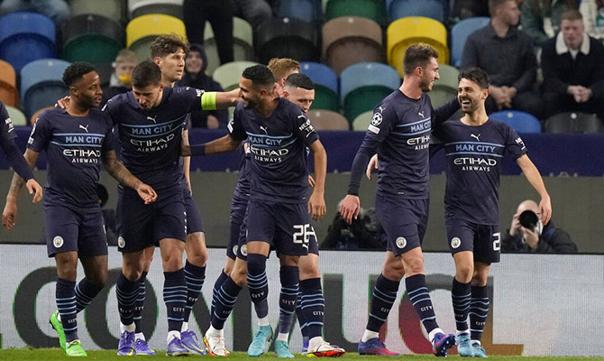 Ilkay Gundogan y Bernardo Silva celebran la anotación. Se espera su participación en el Manchester City vs Tottenham