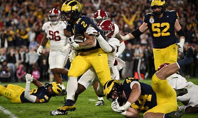 Blake Corum de Michigan Wolverines en semifinales ante Alabama