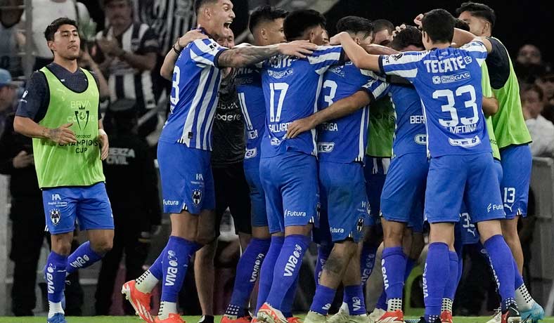 Jugadores de Rayados celebran un gol ante Inter Miami