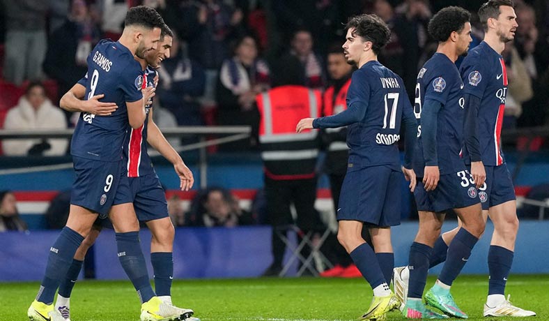 Goncalo Ramos celebra un gol del PSG contra el Lyon