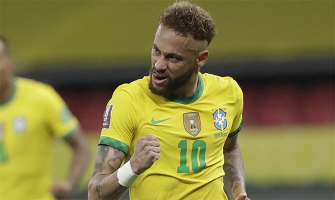 Neymar celebra un gol con rabia con la Canarinha. Revisa las cuotas y picks del Paraguay vs Brasil.