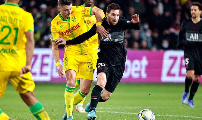 Lionel Messi en accion del partido del PSG contra el Nantes