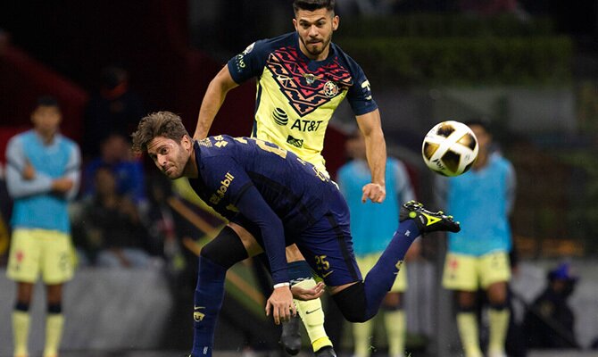 Henry Martin del America y Arturo Ortiz de Pumas