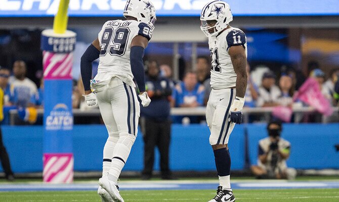 El linebacker Micah Parsons celebra una jugada defensiva de Dallas Cowboys