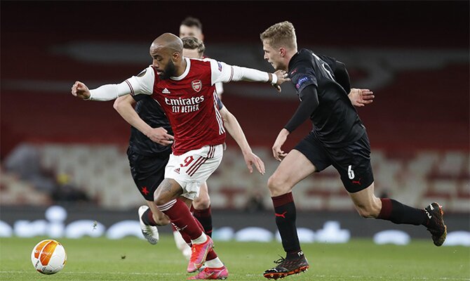 Lacazette tiene la responsabilidad ofensiva en las cuotas del Slavia Praga vs Arsenal de la UEL