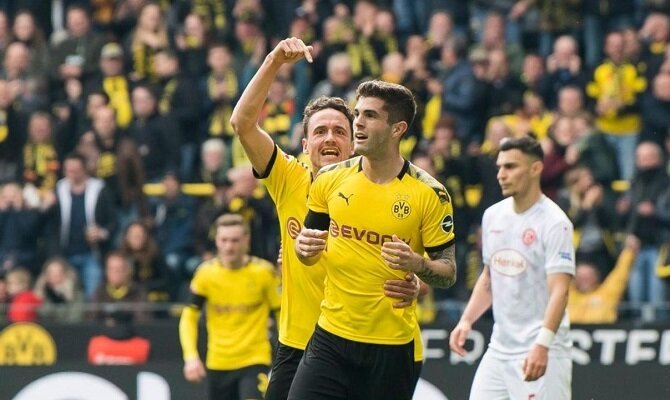 Borussia Dortmund necesita ganar al Borussia Monchengladbach y conseguir ayuda para ser campeón.