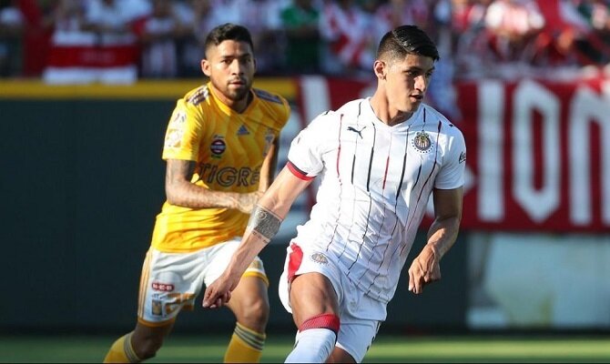 Las Chivas de Guadalajara buscan una victoria para cerrar el torneo ante Tigres UANL.