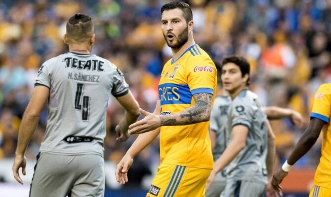 André-ïerre Gignac y Tigres buscan el triunfo ante Rayados de Monterrey.