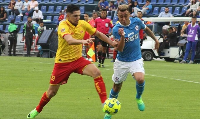 Monarcas Morelia y Cruz Azul cierran la temporada en el Estadio Azteca.
