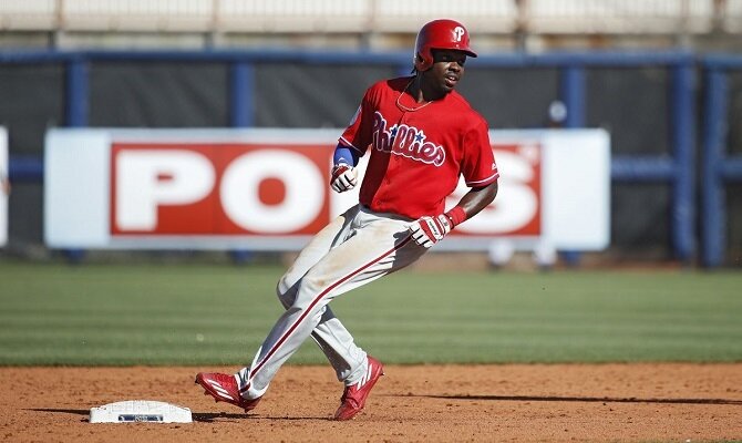 Roman Quinn busca la titularidad con los Filis.