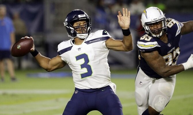 Los Halcones Marinos de Seattle tienen un duro encuentro ante los Cargadores de Los Angeles.