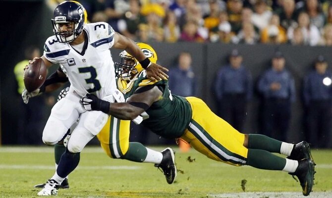 Halcones Marinos de Seattle y Empacadores de Green Bay se enfrentan en lo que es casi un juego de playoffs.