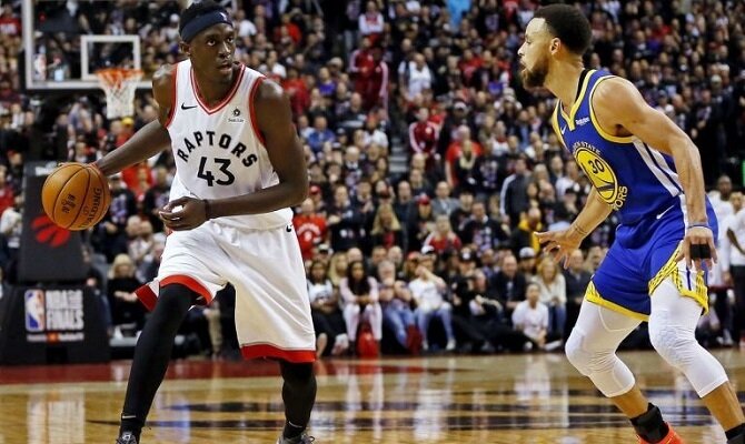 Pascal Siakam y los Toronto Raptors van por su segundo triunfo ante los Golden State Warriors.
